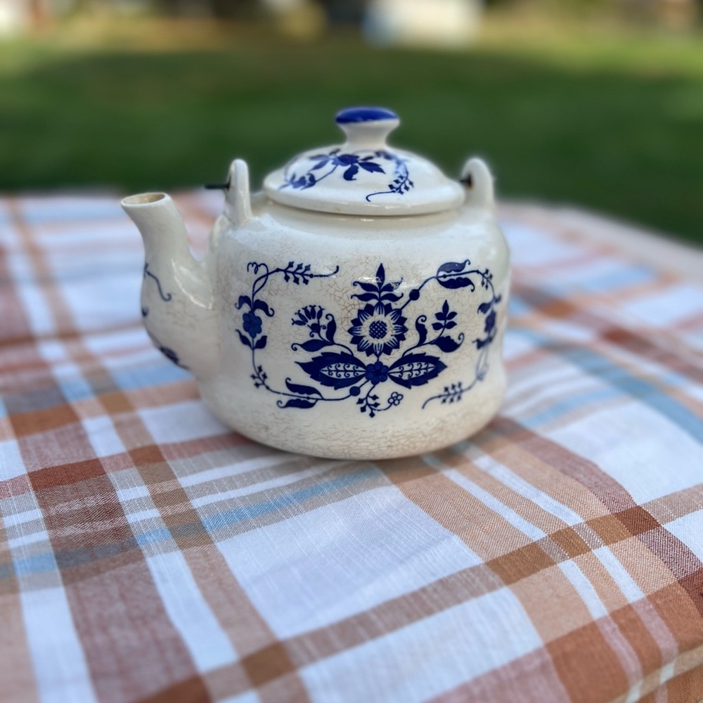 Vintage Floral Blue Onion / Blue Danube Teapot, Made in Japan, Nice Gift, 6.5”